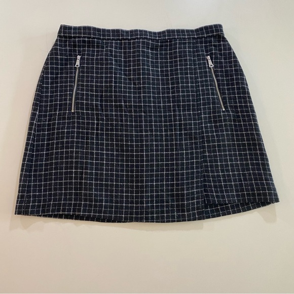 Banana Republic Plaid A Line Wrap Skirt - Picture 2 of 11